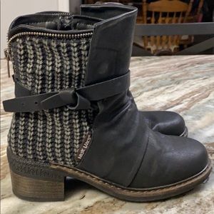 Muk luks black boots